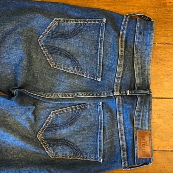 Hollister Bundle! - 2 T-shirts + 1 Jean - Picture 4 of 9